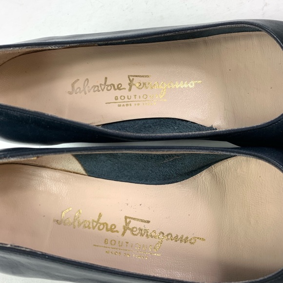 Sold! Salvatore Ferragamo Vara Pump Blue Shoes - Picture 10 of 10